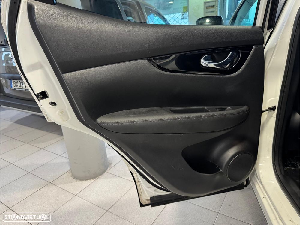 Nissan Qashqai 1.2 DIG-T N-Vision Xtronic - 29