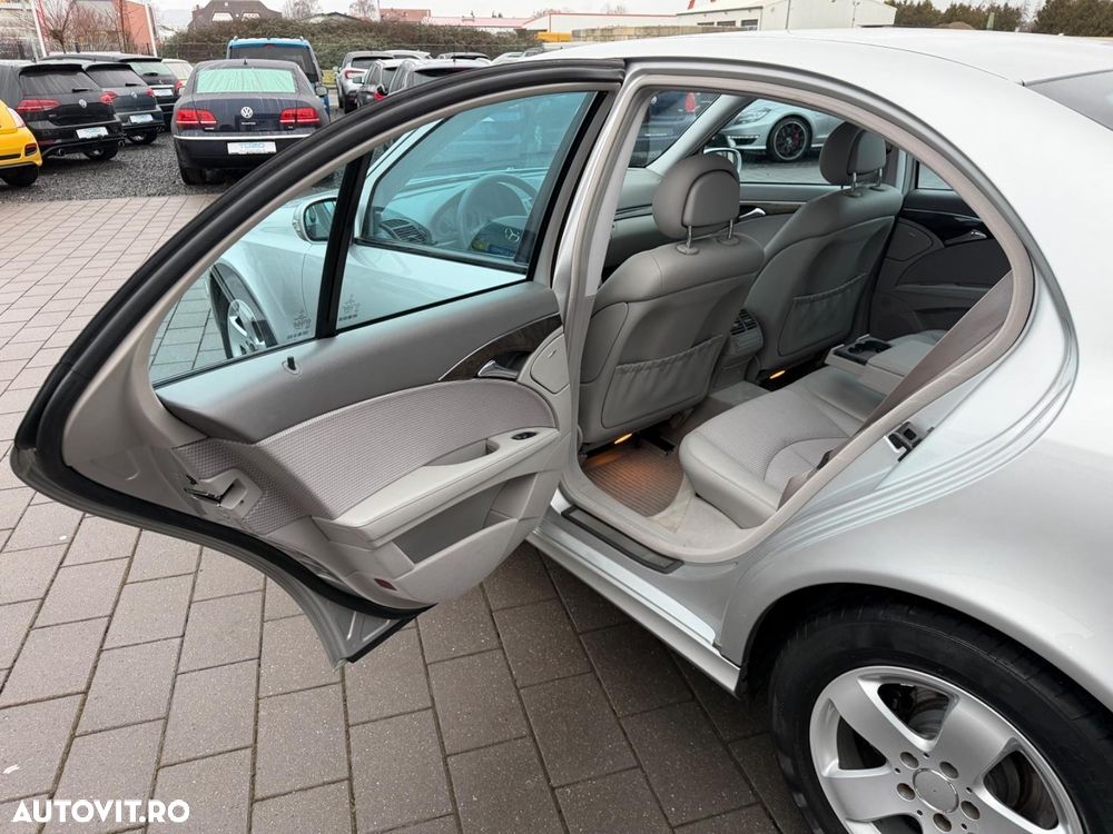 Mercedes-Benz E 240 4Matic Avantgarde - 27