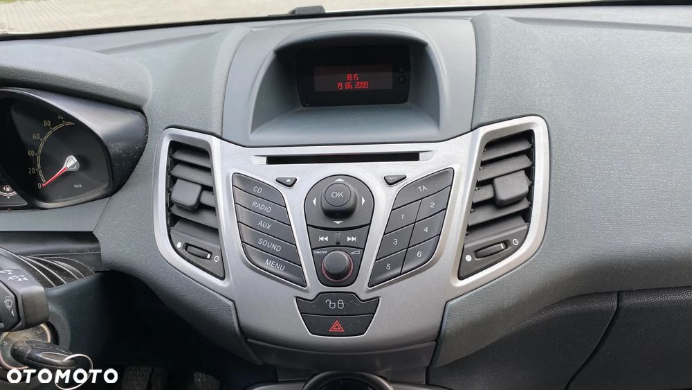 Ford Fiesta - 24