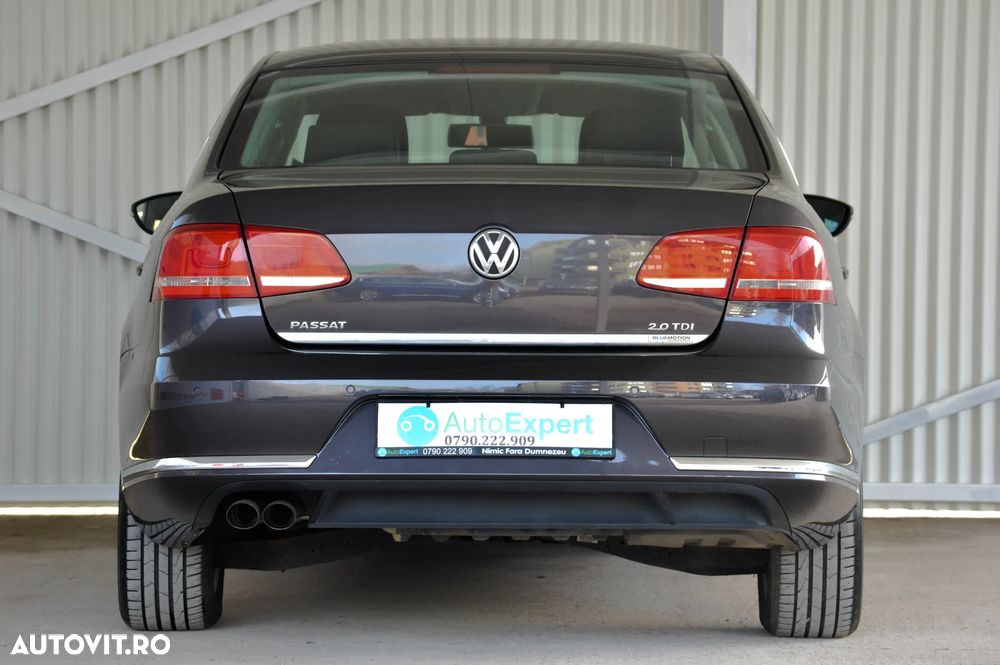Volkswagen Passat 2.0 Blue TDI SCR Comfortline - 15
