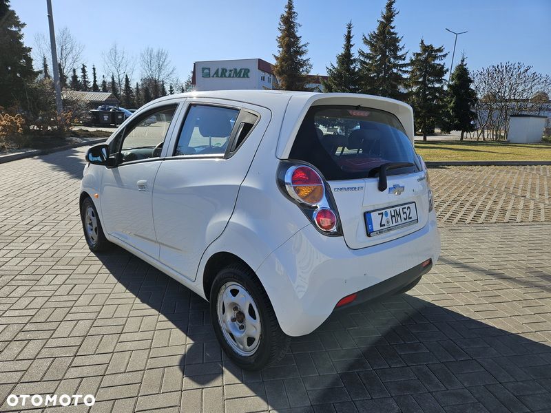 Chevrolet Spark 1.0 LS+ Design - 4