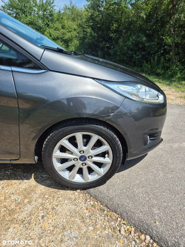 Ford Fiesta 1.5 TDCi SYNC Edition - 17