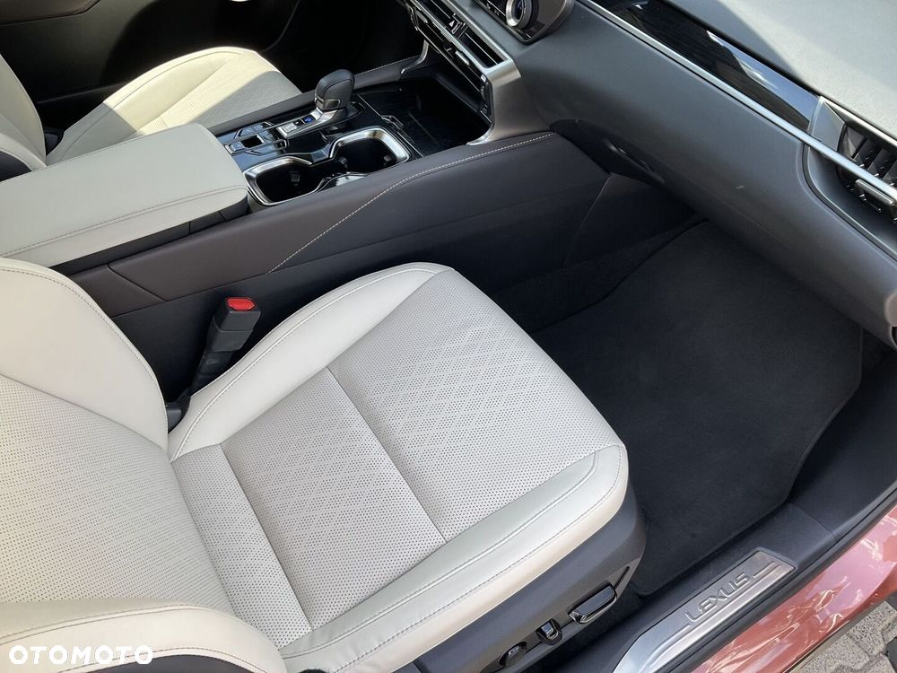 Lexus RX - 16