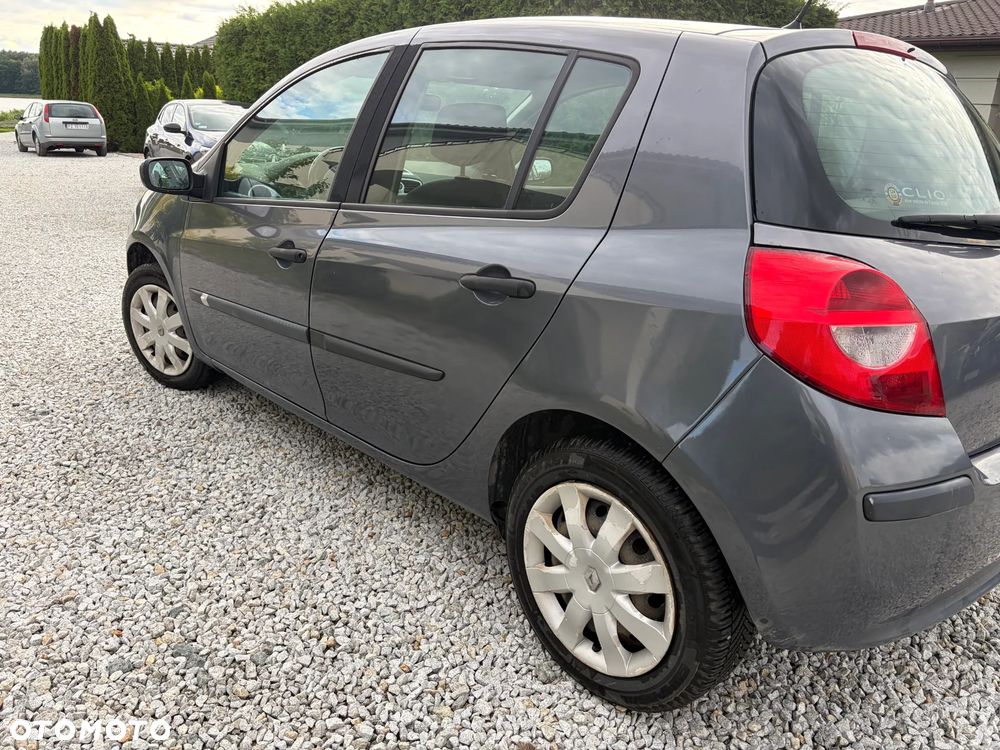 Renault Clio 1.4 16V Expression - 7