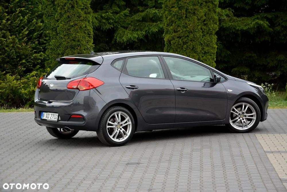 Kia Ceed 1.4 CVVT Dream Team Edition - 10