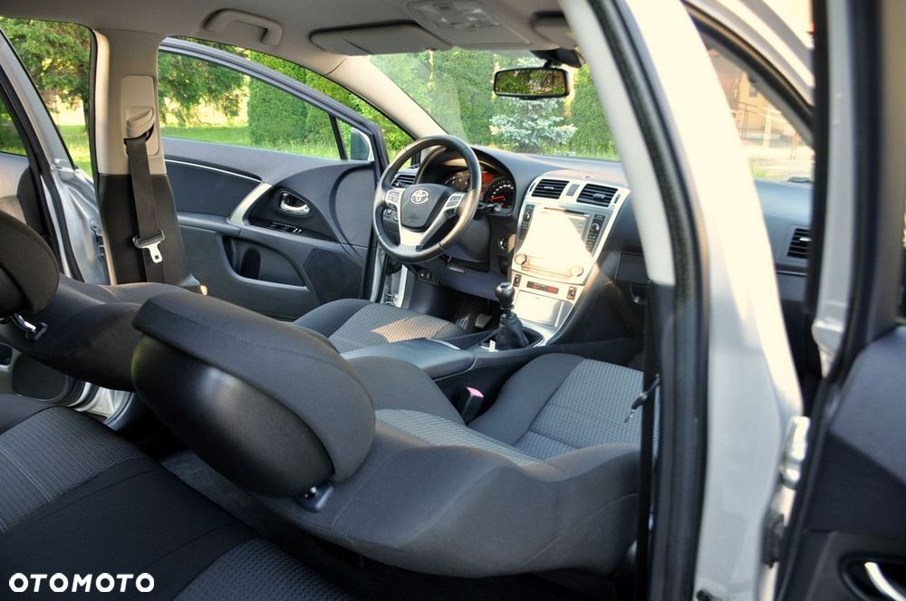 Toyota Avensis - 23