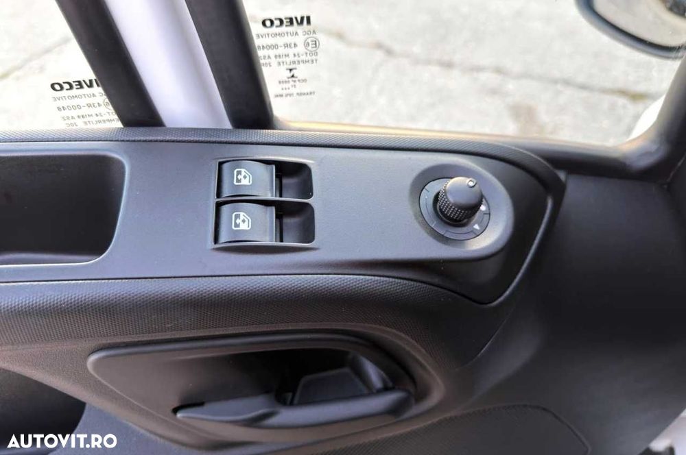 Iveco DAILY CU LIFT - 16