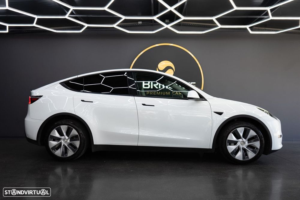 Tesla Model Y RWD - 2
