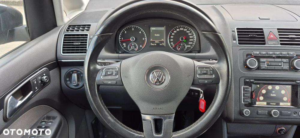 Volkswagen Touran 2.0 TDI DPF Highline Perfectline DSG - 14