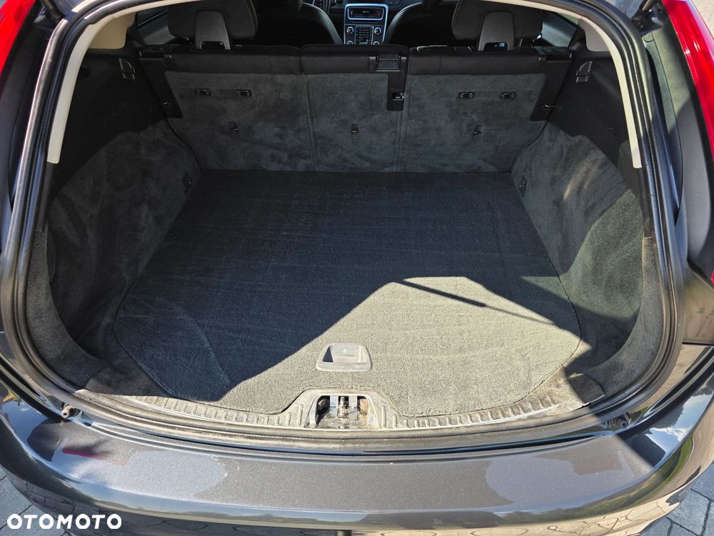 Volvo V60 D4 Geartronic Momentum - 22