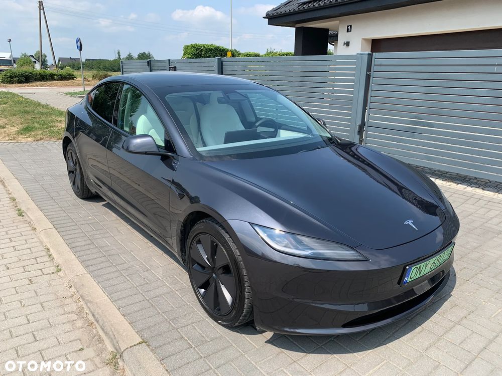 Tesla Model 3 AWD - 34