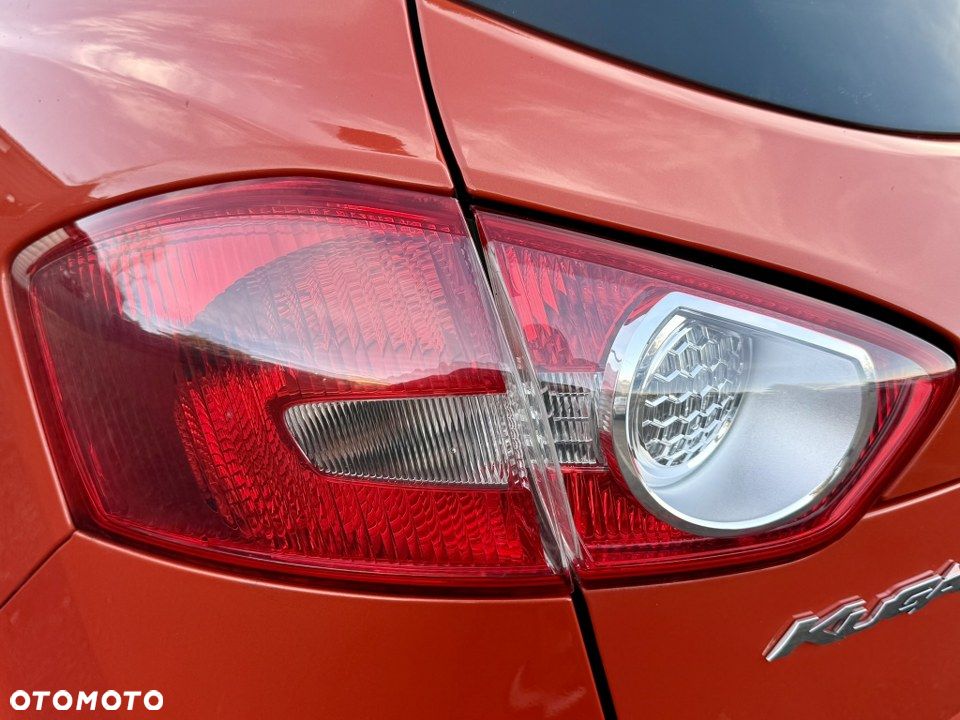 Ford Kuga 2.0 TDCi 2x4 Titanium - 10