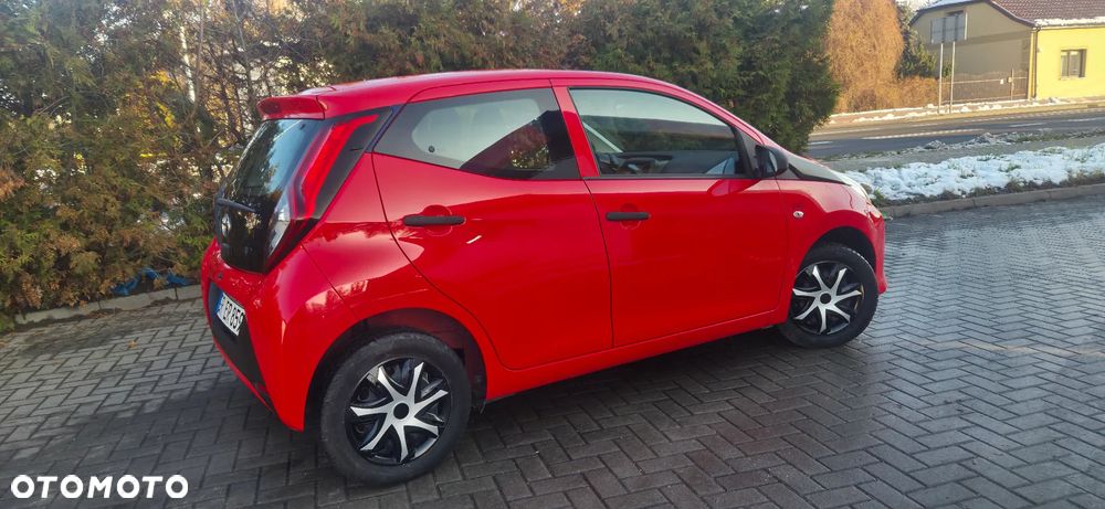 Toyota Aygo x-trend - 13