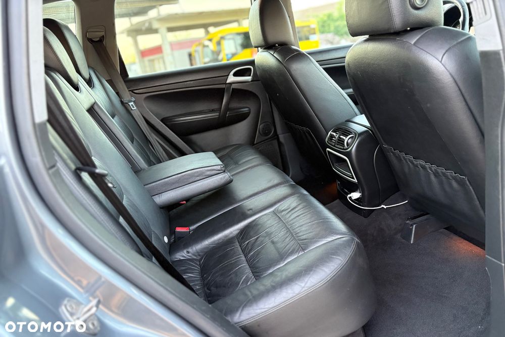 Porsche Cayenne - 22