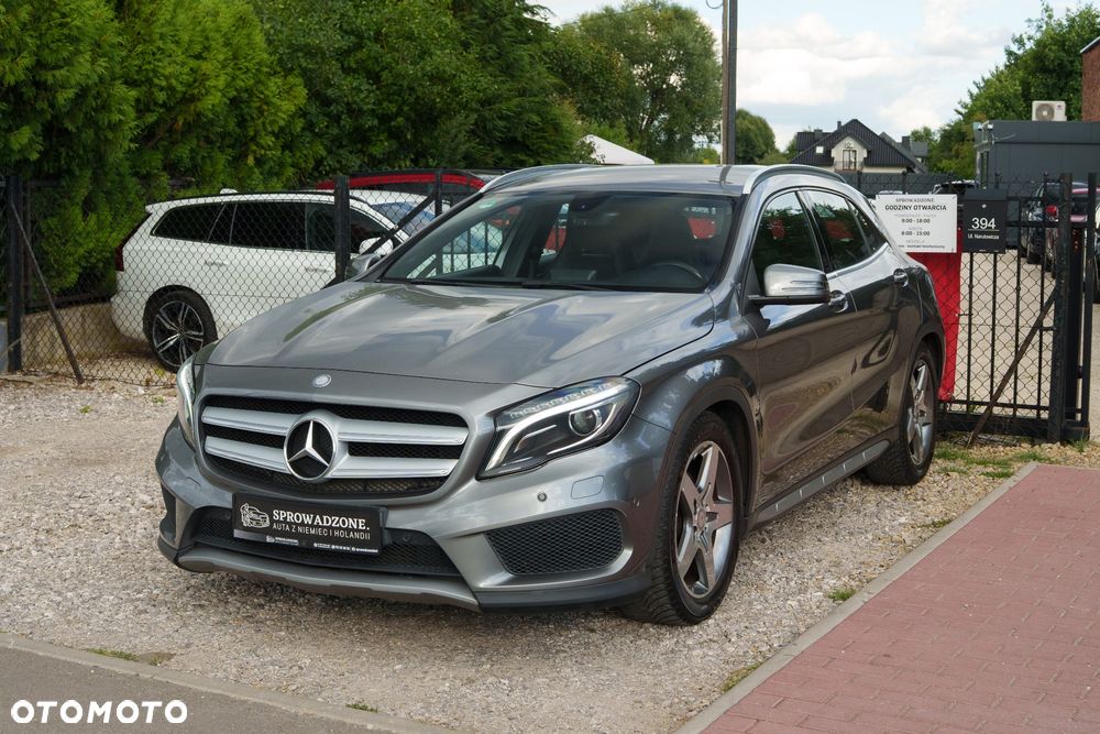 Mercedes-Benz GLA 180 7G-DCT AMG Line - 34