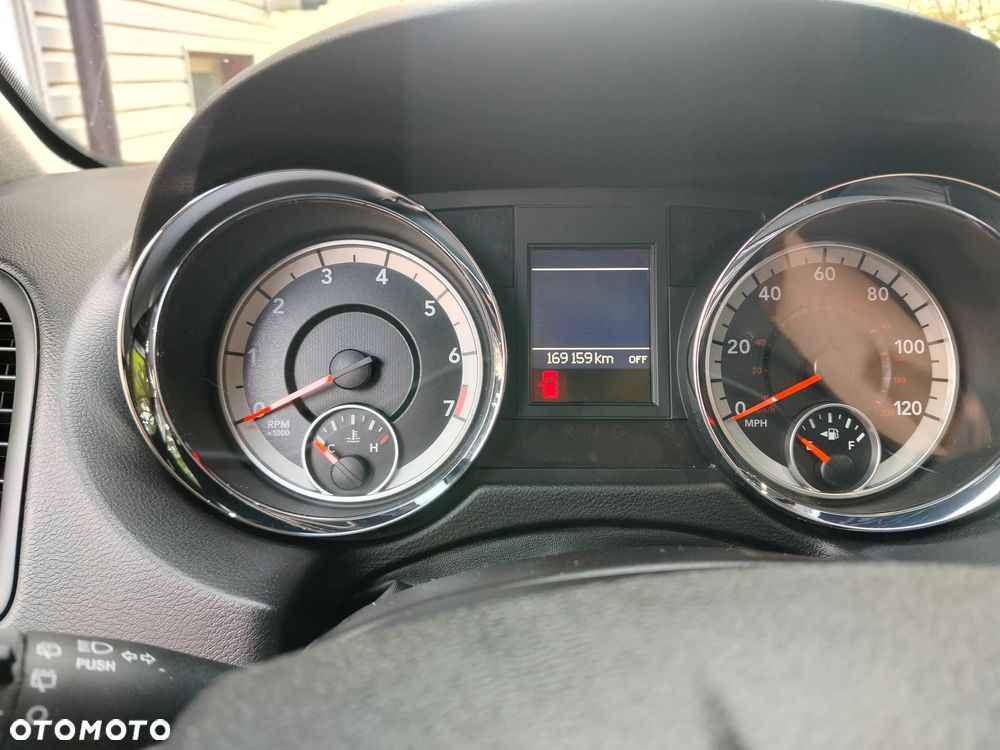 Dodge Grand Caravan - 14