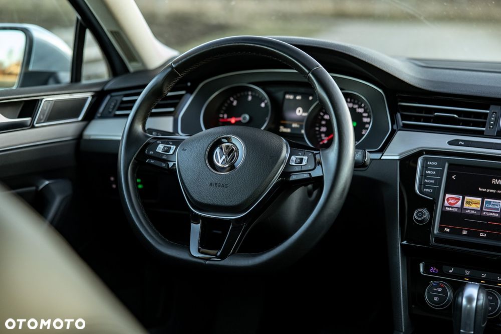Volkswagen Passat 2.0 TDI (BlueMotion Technology) DSG Highline - 9