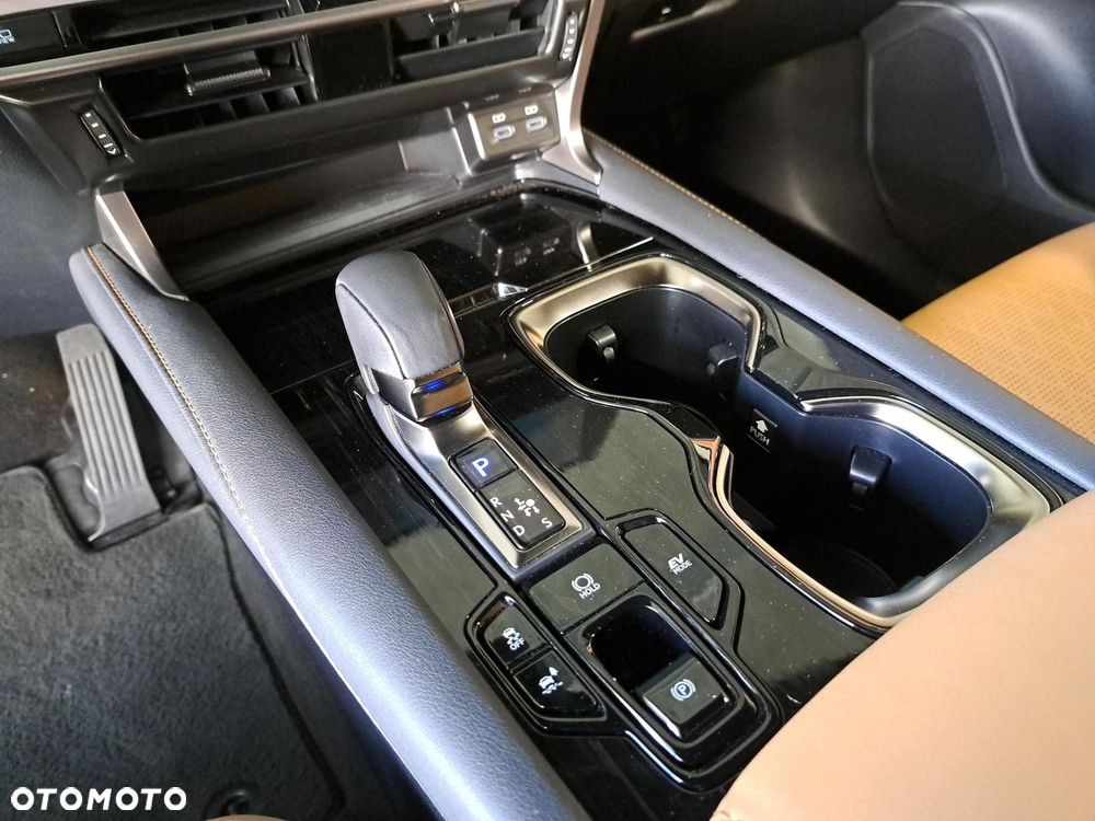 Lexus RX - 25