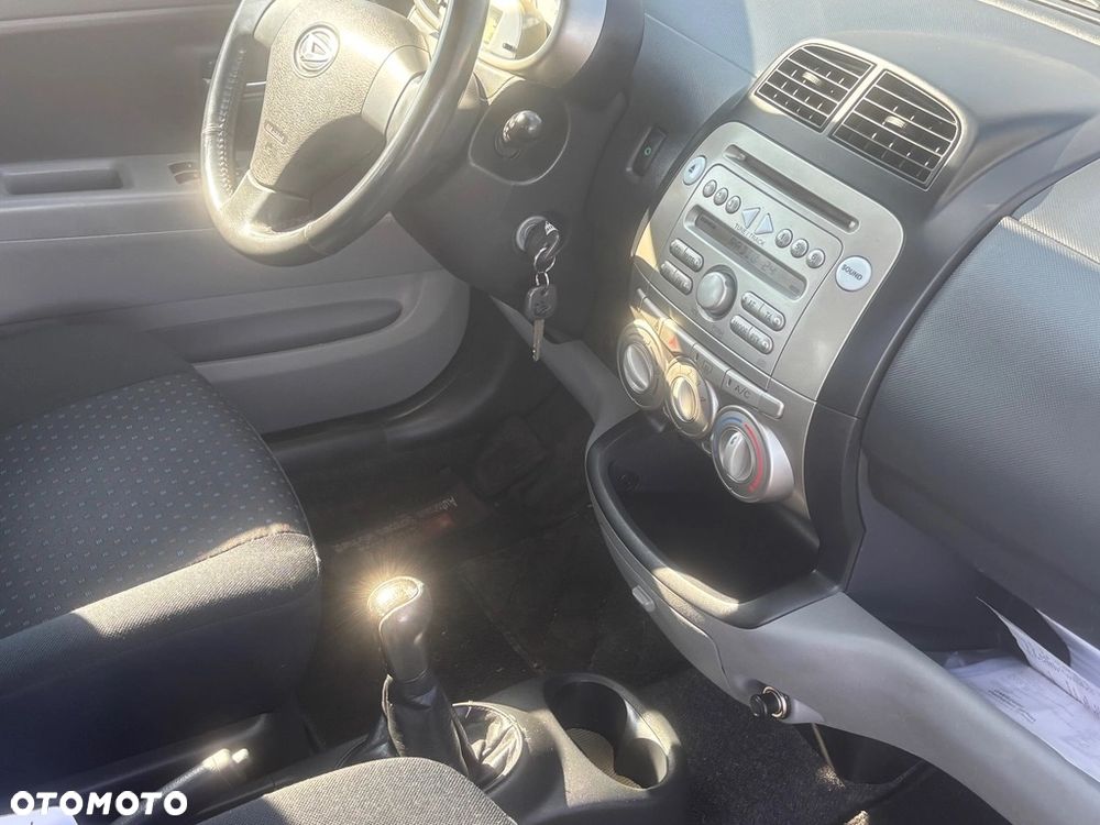 Daihatsu Sirion 1.3 - 7