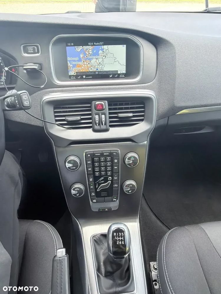 Volvo V40 T3 R-Design Momentum - 26