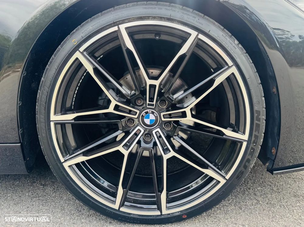 BMW 320 d Pack M - 18
