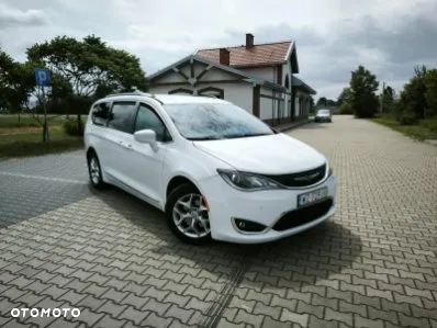 Chrysler Pacifica - 17