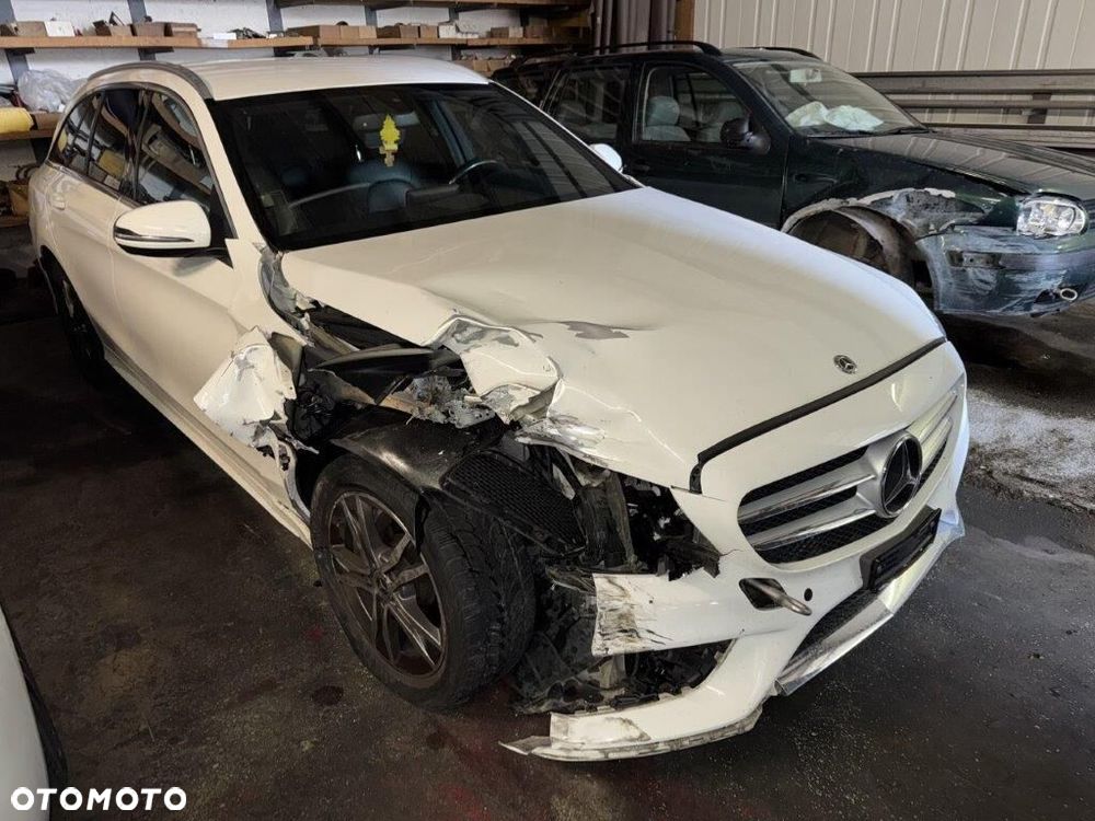 Mercedes-Benz Klasa C 200 4Matic 9G-TRONIC