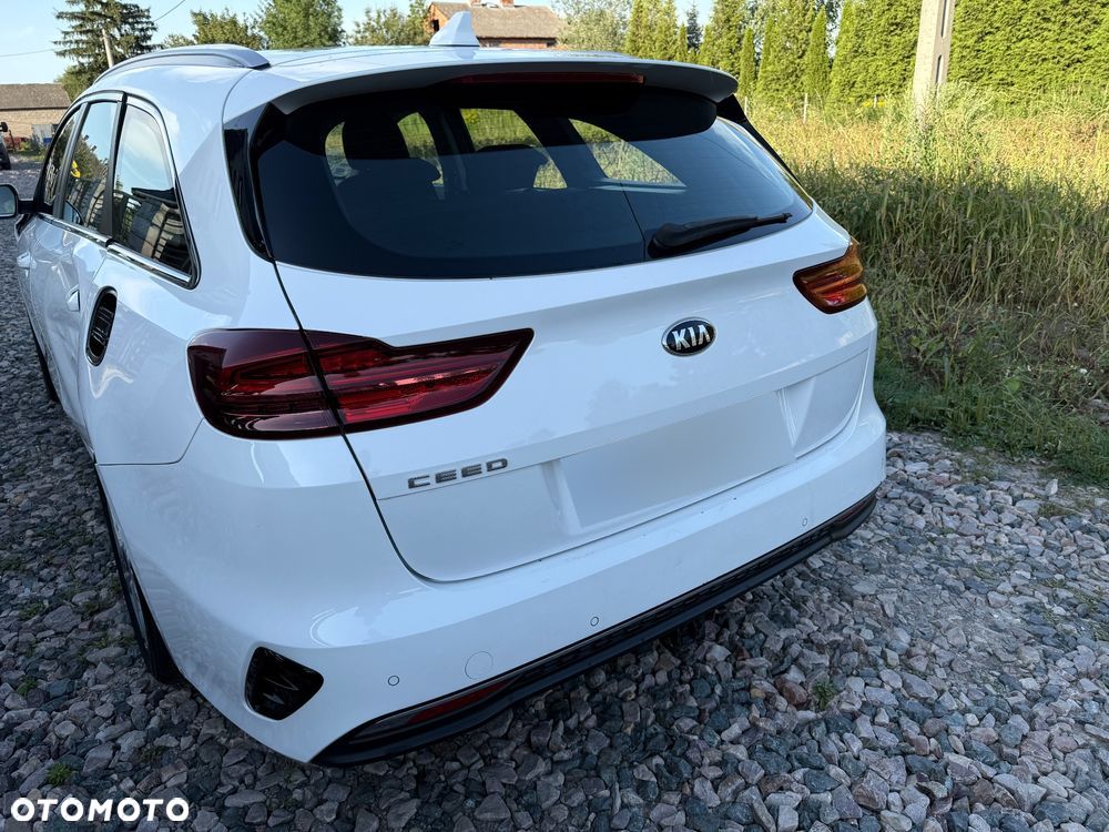 Kia Ceed 1.6 CRDi DCT Vision - 9
