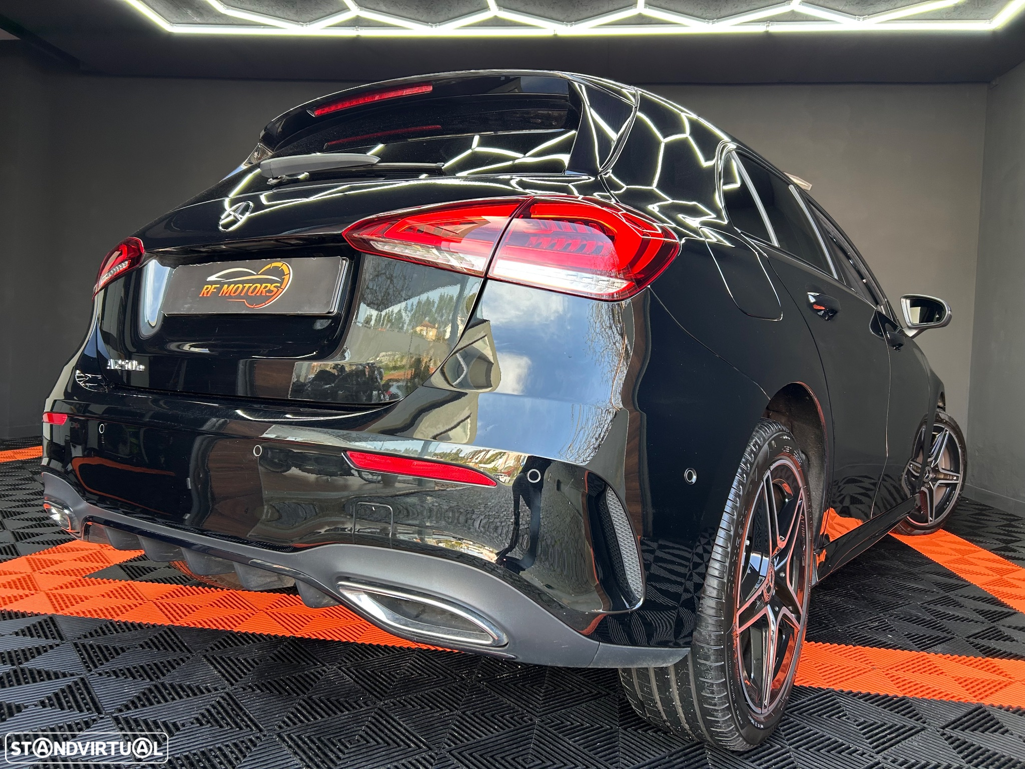 Mercedes-Benz A 250 e AMG Line - 31