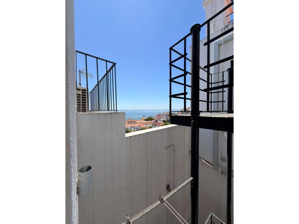 'Vista Rio' - Apartamento T4 para venda em São Vicente - Grande imagem: 2/23