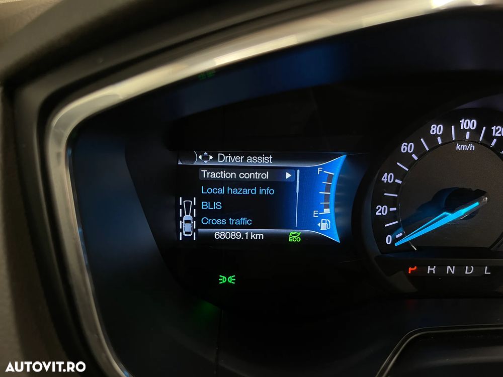 Ford Mondeo 2.0 HEV Titanium - 26