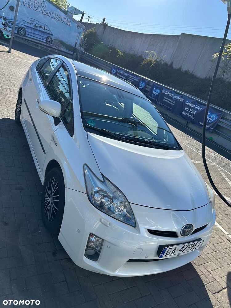 Toyota Prius 1.8 HSD Premium - 2