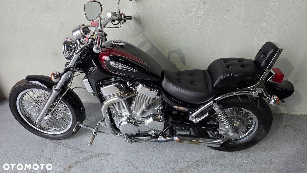 Suzuki Intruder - 24