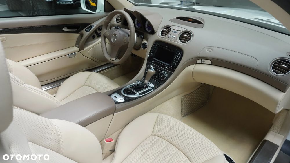 Mercedes-Benz SL 63 AMG SPEEDSHIFT MCT - 8