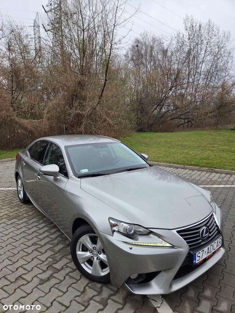 Lexus IS 300h Elite - 32