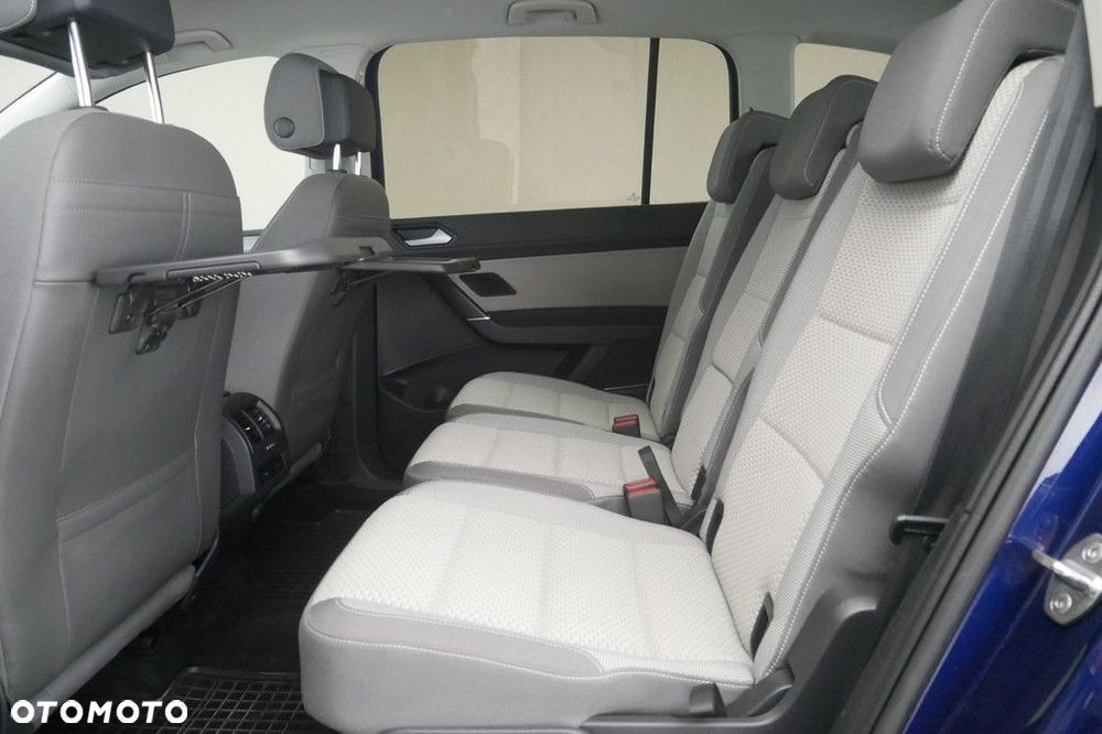 Volkswagen Touran - 15