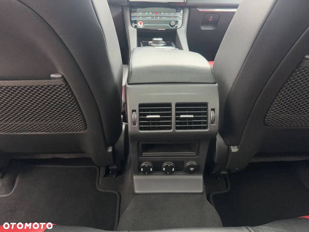 Jaguar F-Pace 25t AWD Prestige - 12