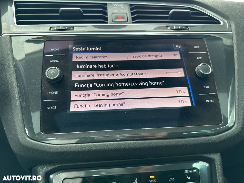 Volkswagen Tiguan 2.0 TDI 4Mot DSG Elegance - 28