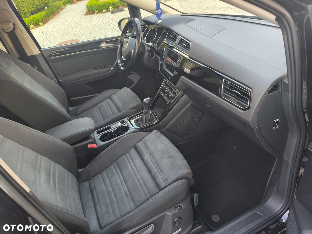 Volkswagen Touran - 19