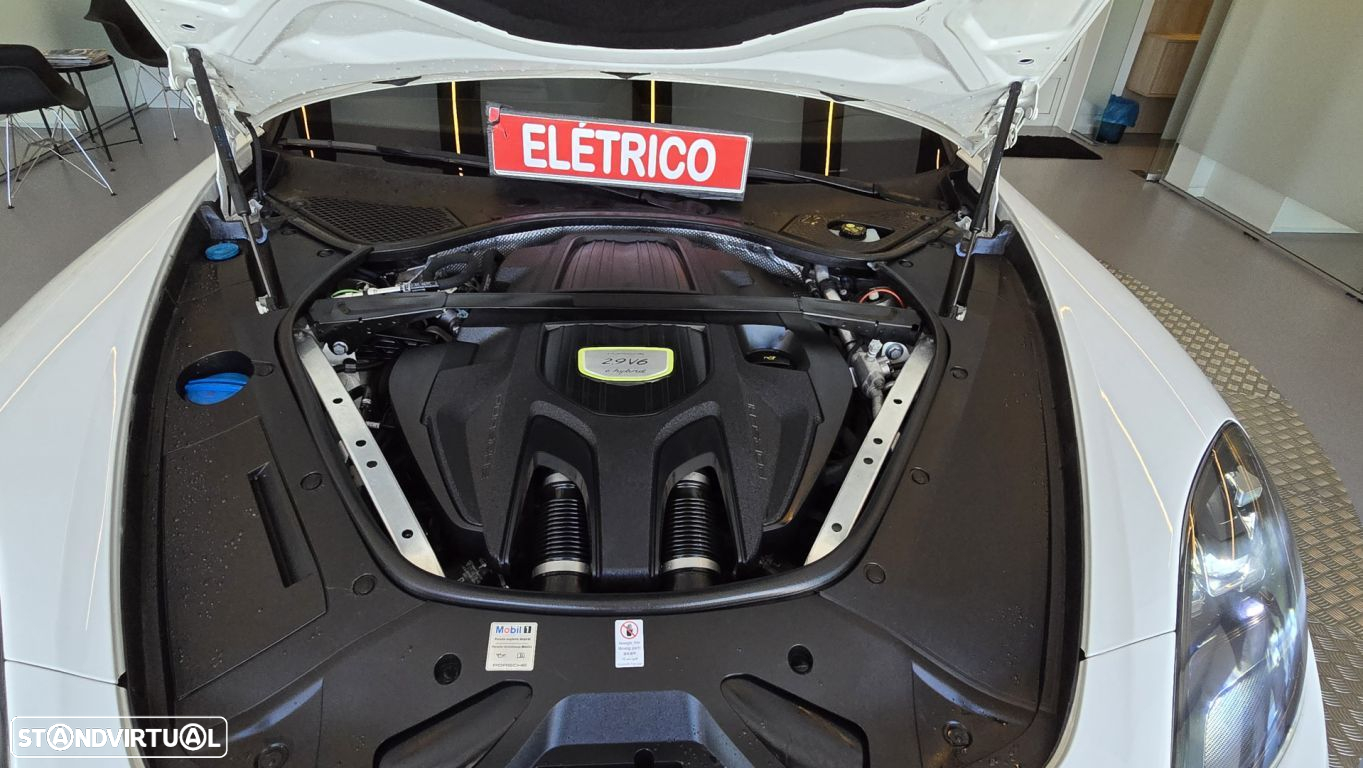 Porsche Panamera 4 E-Hybrid - 23