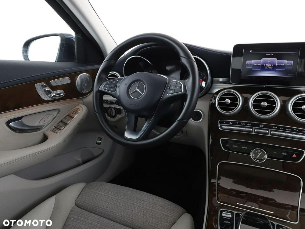Mercedes-Benz Klasa C 300 7G-TRONIC Exclusive - 16