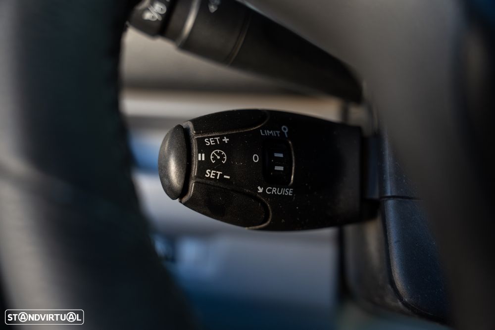 Peugeot Expert 6 lugares - 21