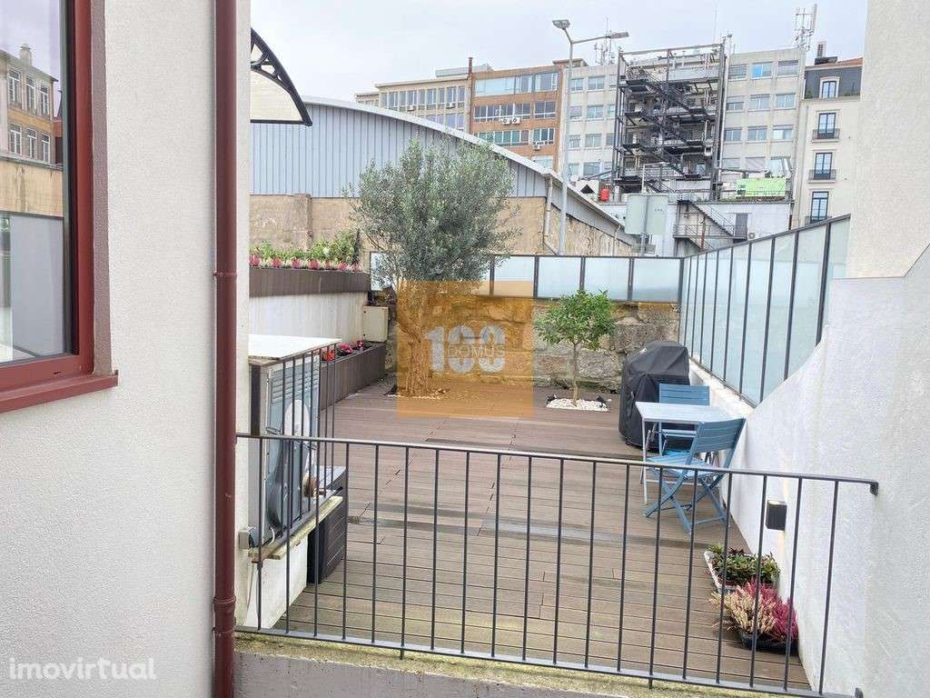 T0+1 com terraço na Baixa do Porto - Grande imagem: 3/19
