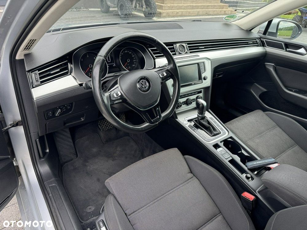 Volkswagen Passat - 15