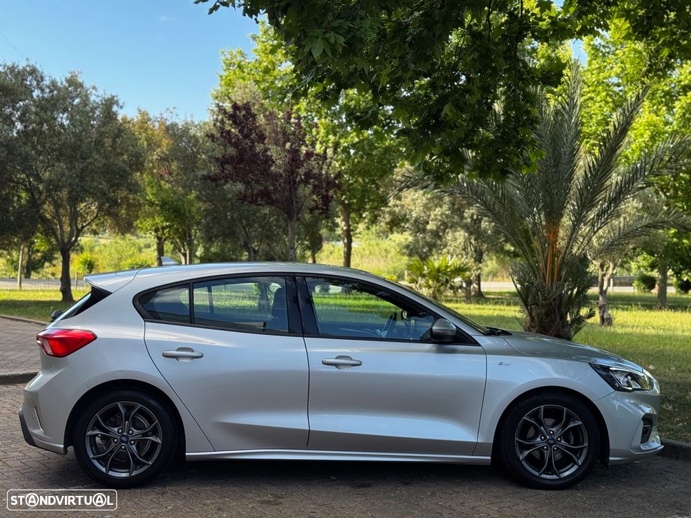 Ford Focus 1.5 EcoBlue S&S ST-LINE - 12