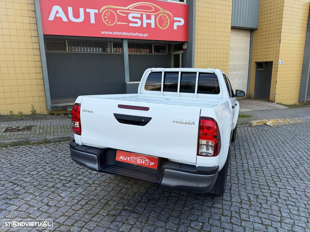 Toyota Hilux 2.4 D-4D 4WD CD CH - 18