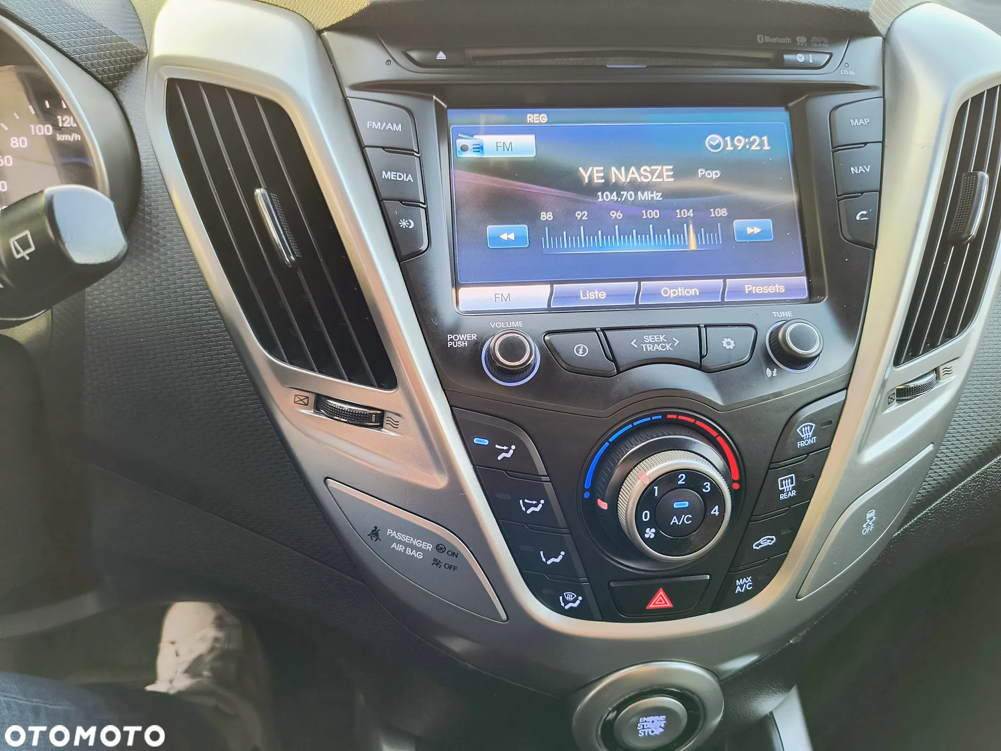 Hyundai Veloster 1.6 GDI Style - 12