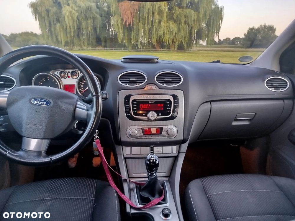 Ford Focus 1.8 Ghia - 9