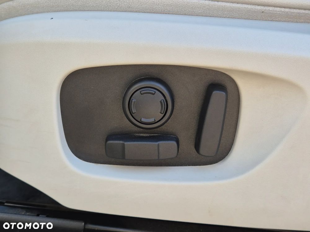 Land Rover Discovery Sport - 25