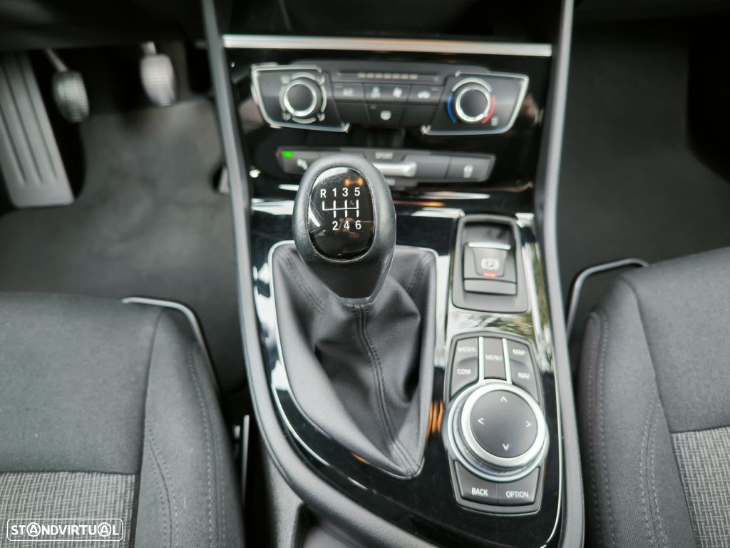BMW 216 Active Tourer d Corporate Edition - 33